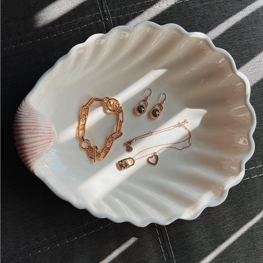 Stokes Shell dish/catchall